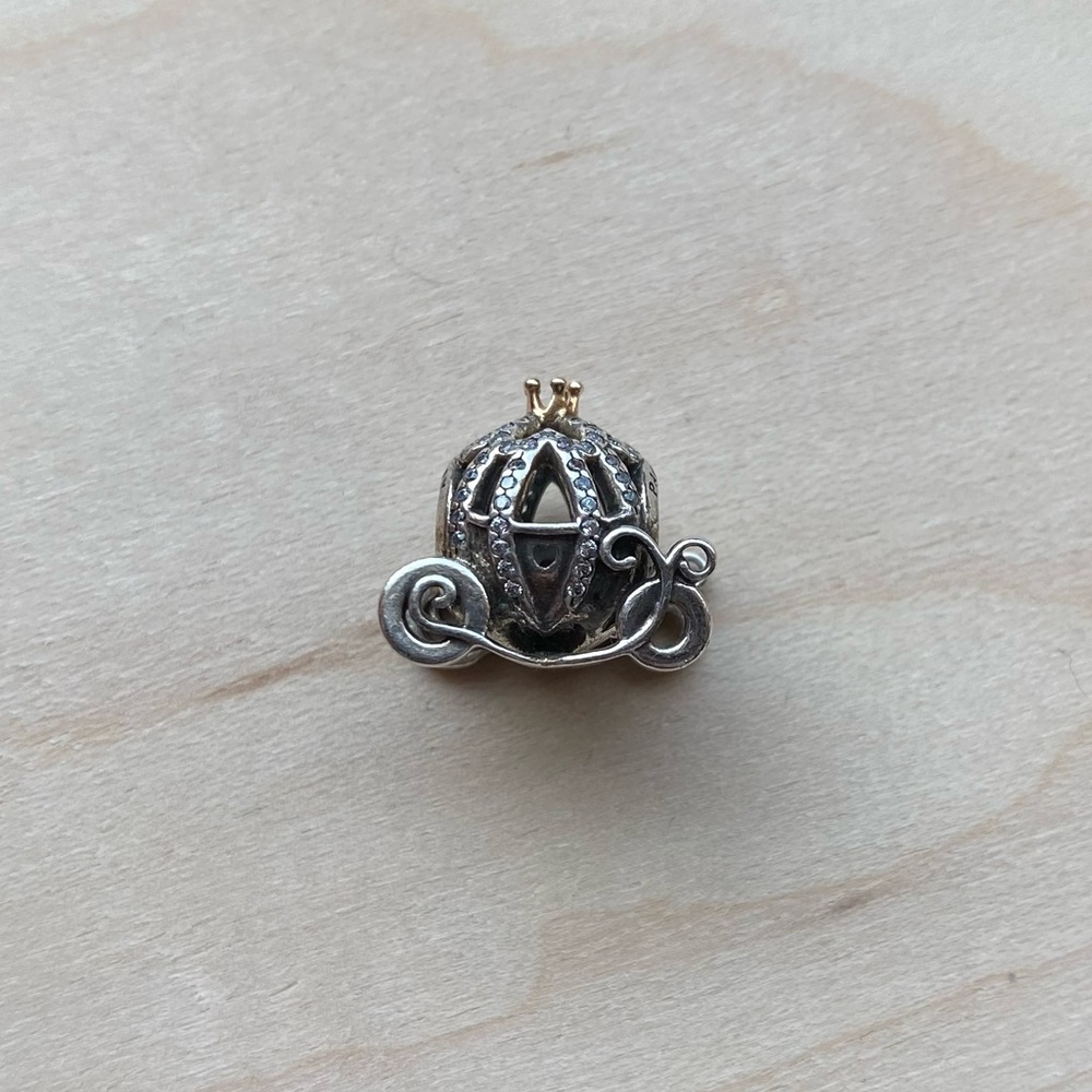 Pandora Disney Carriage Charm